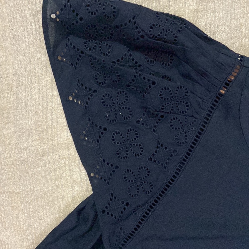Women’s Banana Republic black puff sleeves cotton schiffili top - Picture 3 of 3
